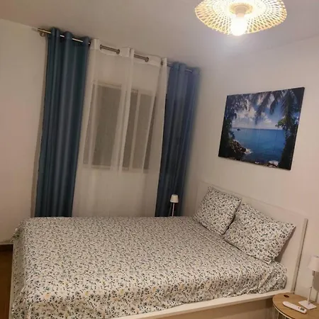 Beachfront 3br With Pool Views, Sleeps 10 Apartment *